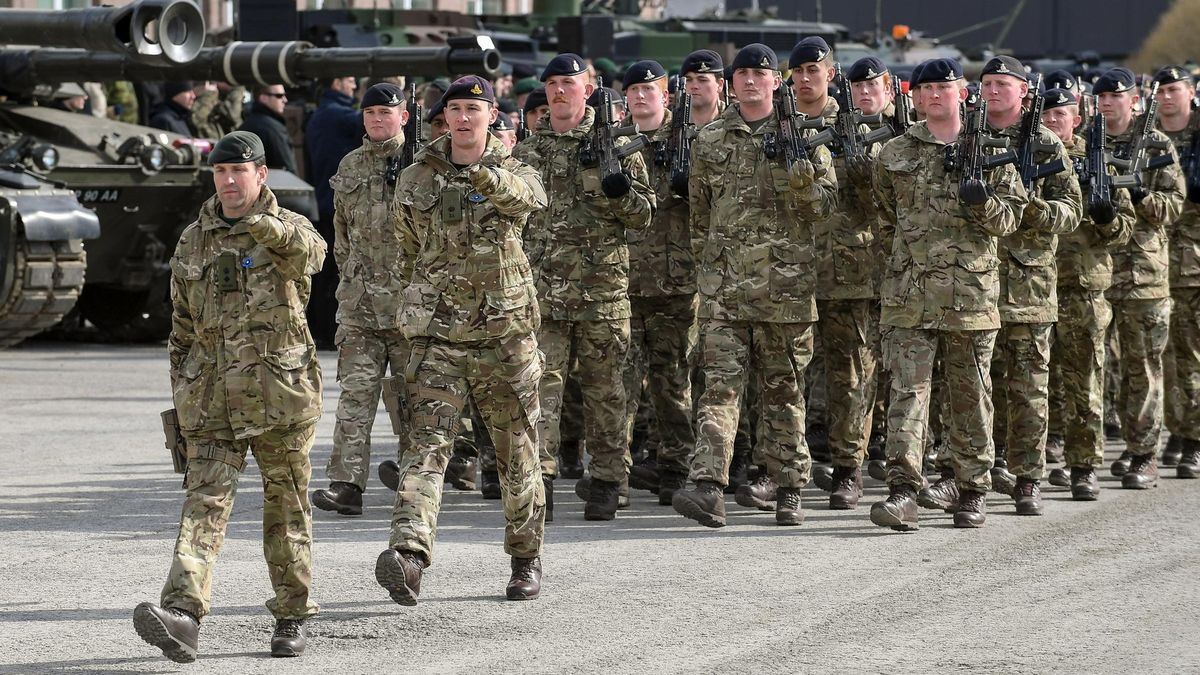 Británie varovala Rusko. Zvažuje vyslání dalších vojáků na Ukrajinu